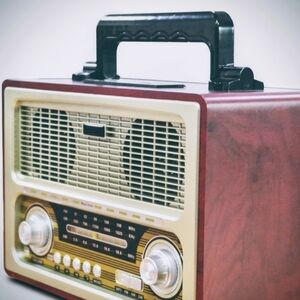 Retro Portable Radio with Handle - Wood and Black